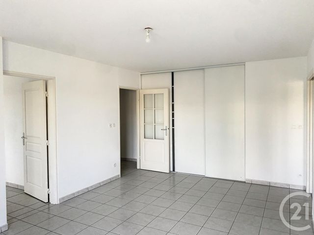 Appartement F2 à louer - 2 pièces - 59.5 m2 - REIMS - 51 - CHAMPAGNE-ARDENNE - Century 21 Martinot Immobilier